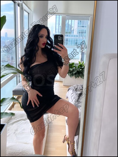 fiziği ile dikkat çeken üniversiteli escort